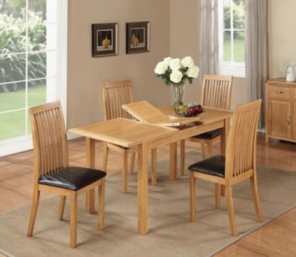 4ft extending table and store chairs